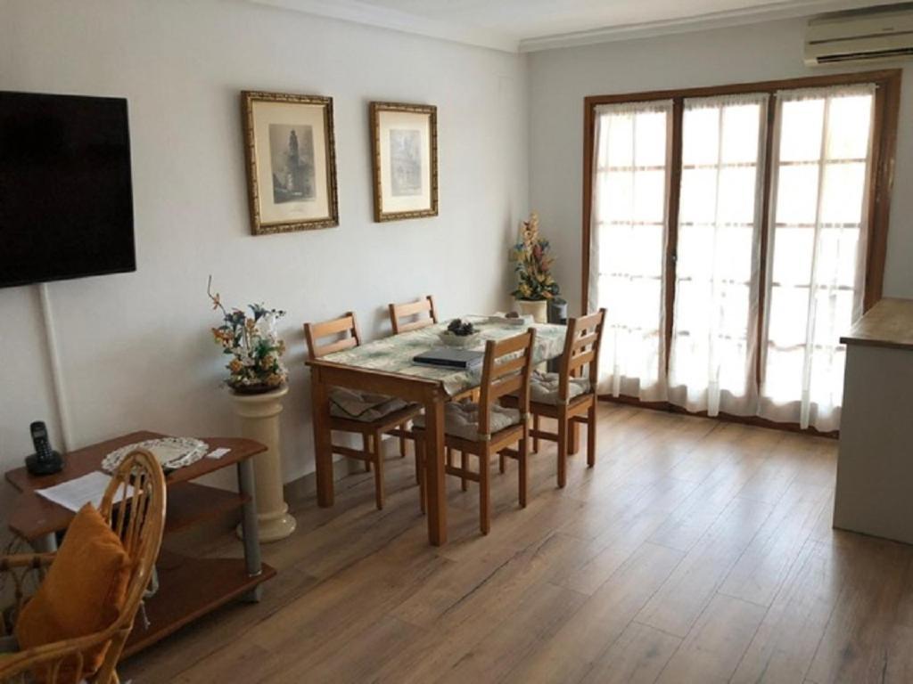 Valencia, Ideally Located 3Bed-2Bath Apart.Few Mints Walk From Beach,Pool,Shop. Port Saplaya Bagian luar foto