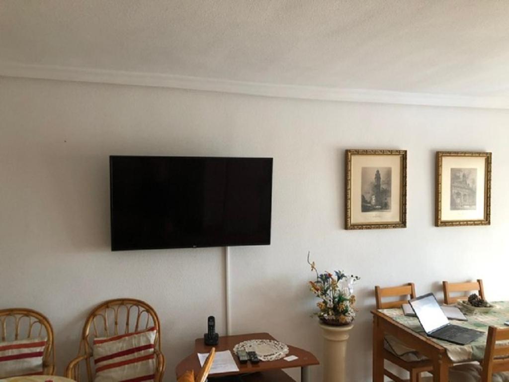 Valencia, Ideally Located 3Bed-2Bath Apart.Few Mints Walk From Beach,Pool,Shop. Port Saplaya Bagian luar foto