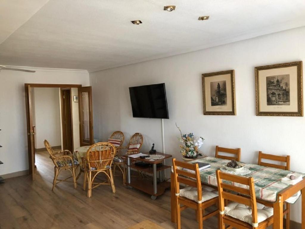 Valencia, Ideally Located 3Bed-2Bath Apart.Few Mints Walk From Beach,Pool,Shop. Port Saplaya Bagian luar foto