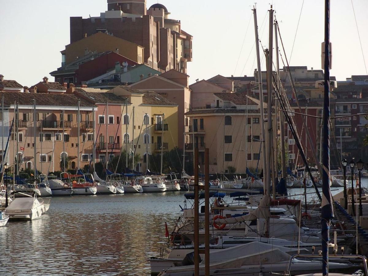 Valencia, Ideally Located 3Bed-2Bath Apart.Few Mints Walk From Beach,Pool,Shop. Port Saplaya Bagian luar foto