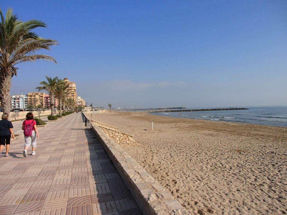 Valencia, Ideally Located 3Bed-2Bath Apart.Few Mints Walk From Beach,Pool,Shop. Port Saplaya Bagian luar foto